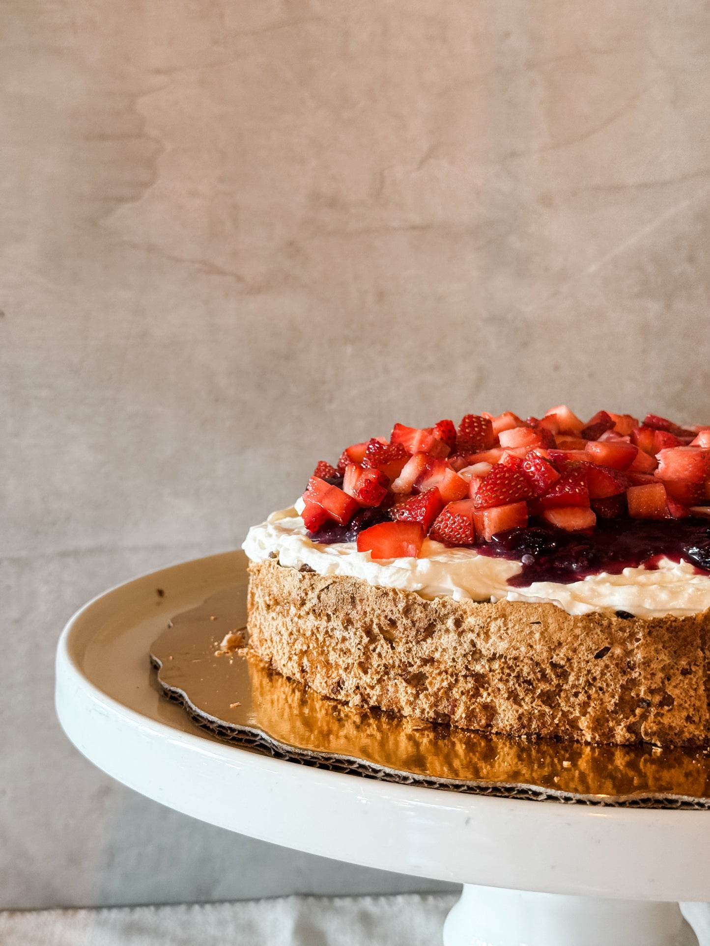 Mostachón con Mermelada de Frutos Rojos